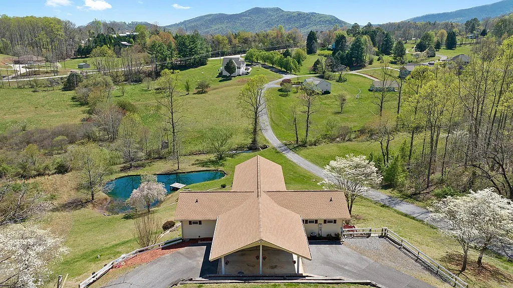 North Georgia Mountains Georgia — Real Estate with Karen Hilliard, Realtor